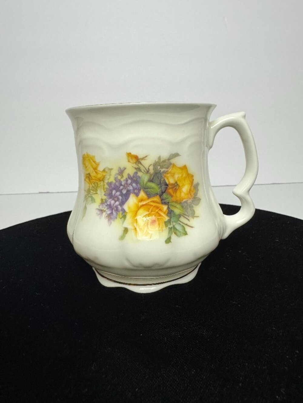 NWOT David Michael  Porcelain Mug Yellow Roses England